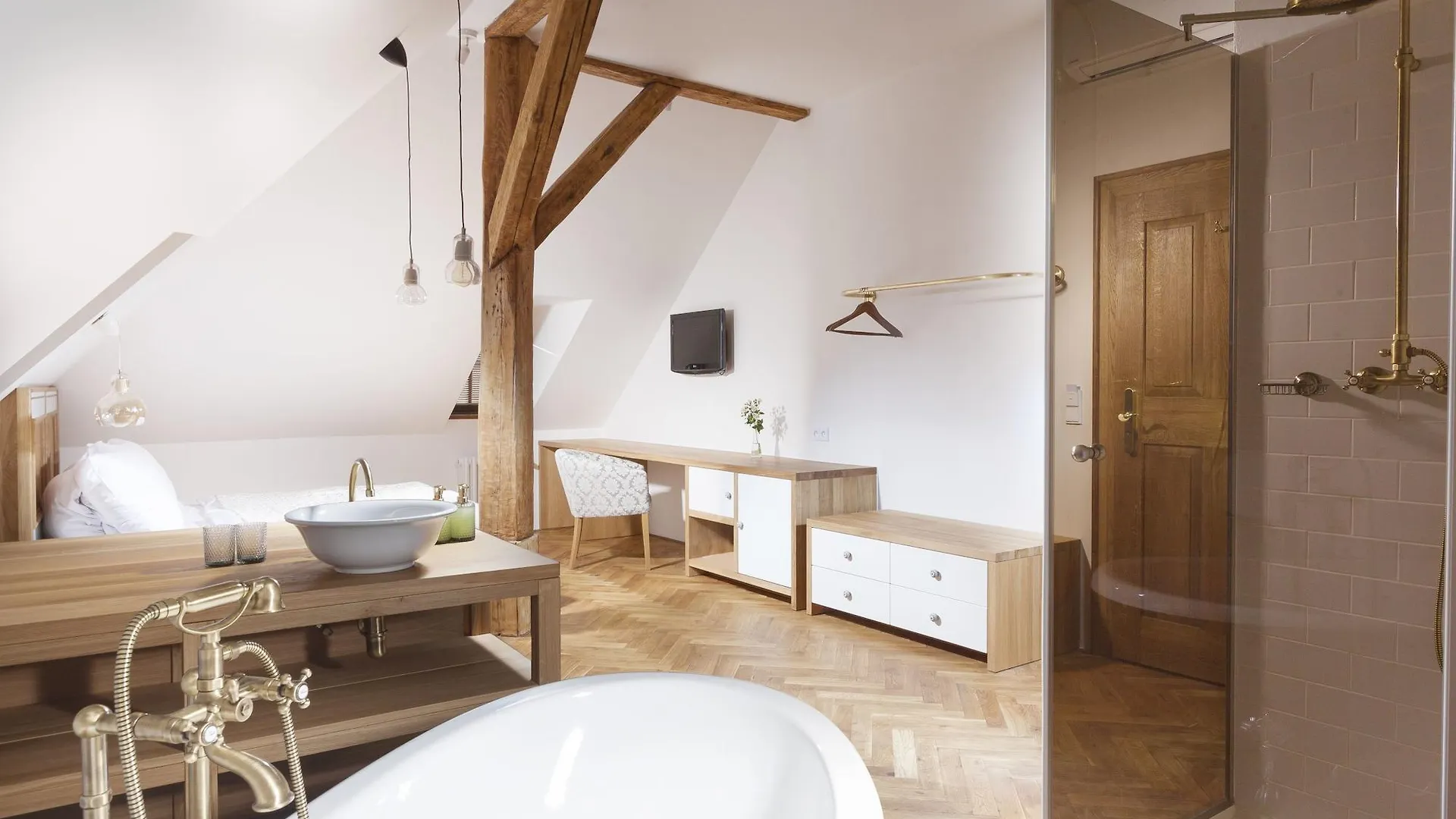 Hotel At The Golden Scissors Praga 4*,  Czechy