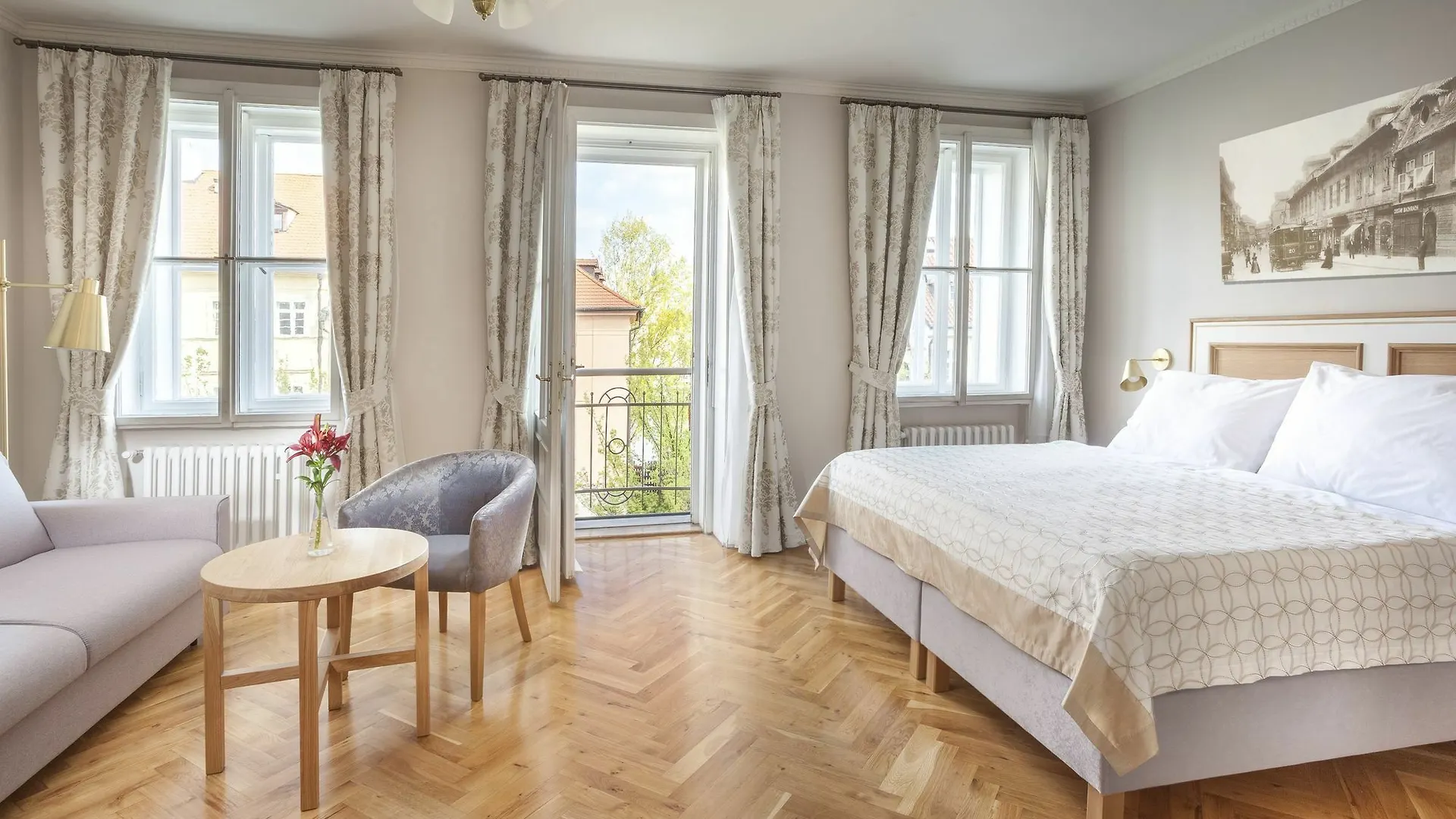 Hotel At The Golden Scissors Prag