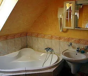 Hotel At The Golden Scissors Prague