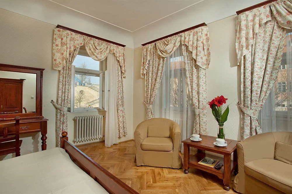 Hotel At The Golden Scissors Prague