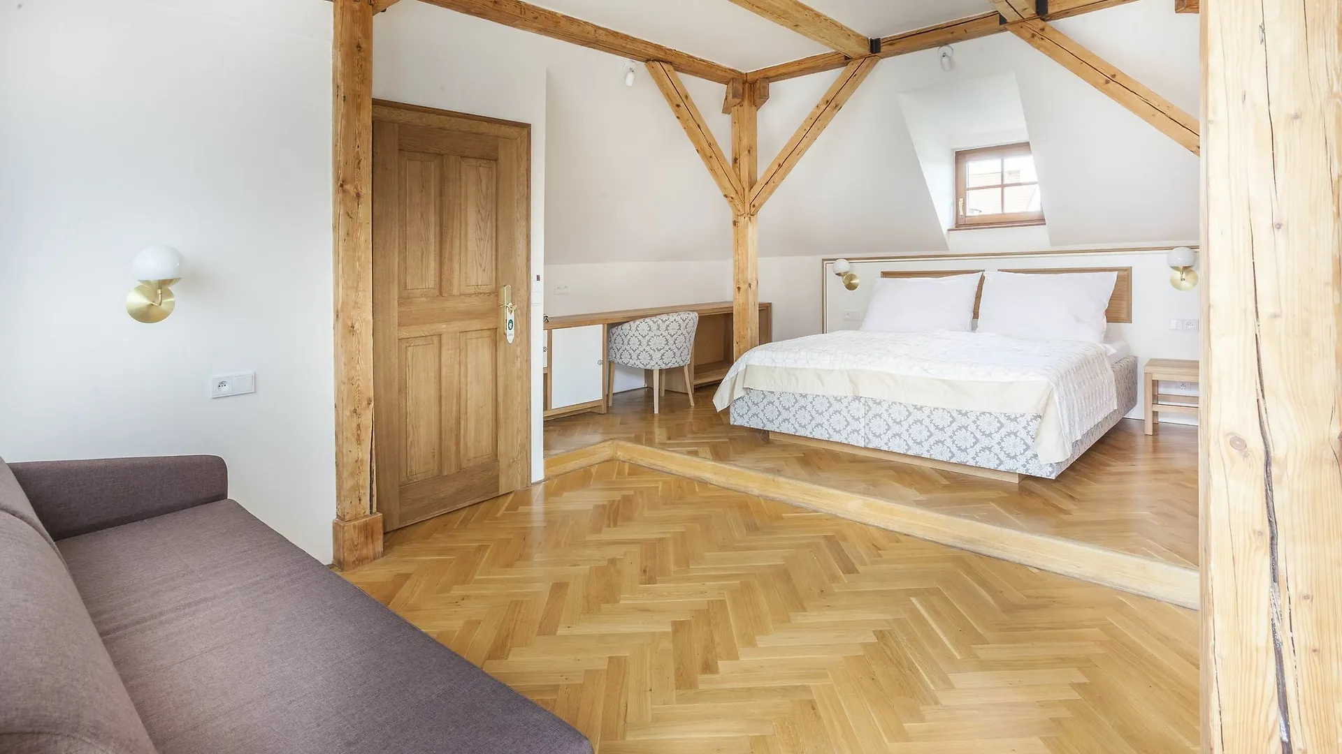 Hotel At The Golden Scissors Prague