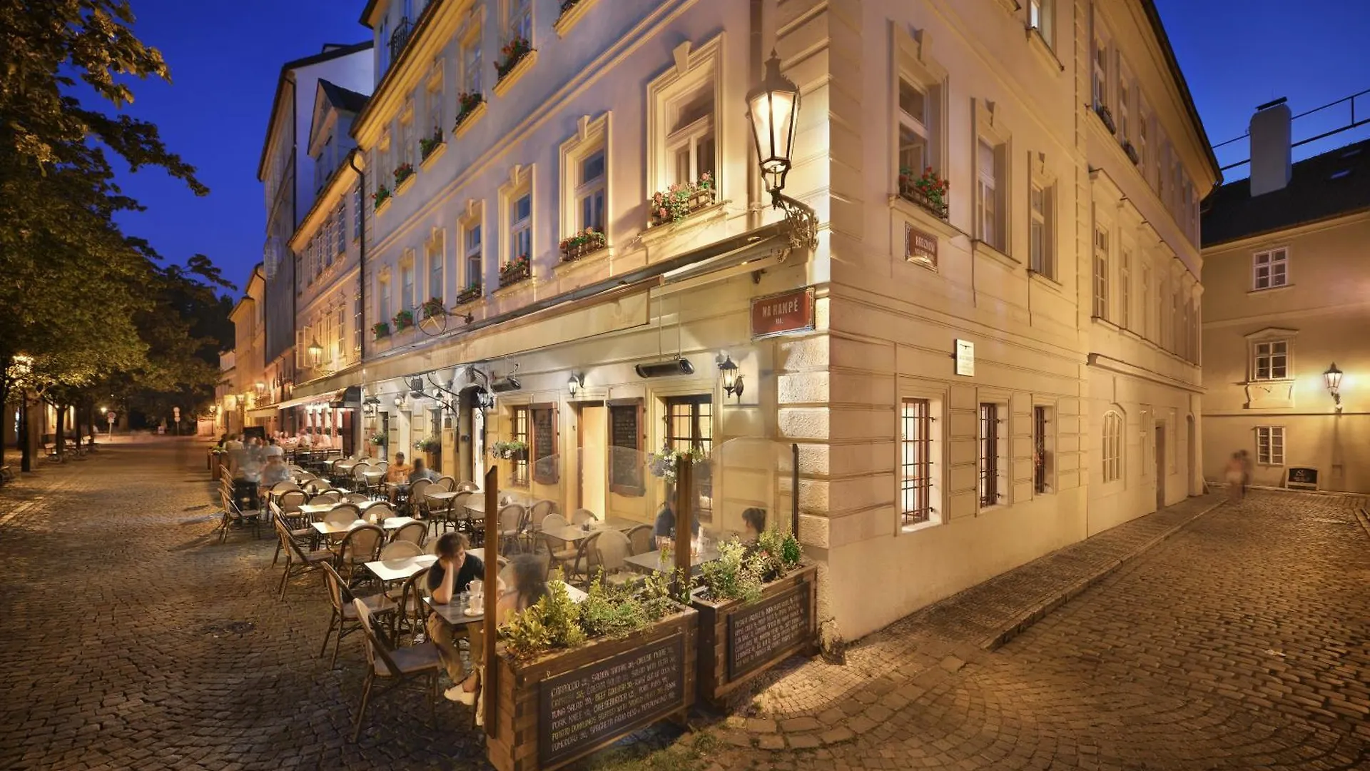 Hotel At The Golden Scissors Prag