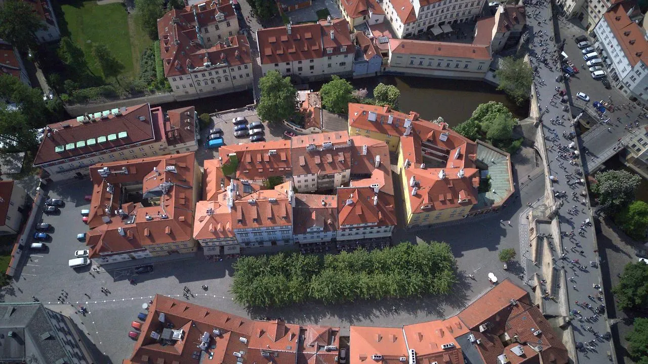 Hotel At The Golden Scissors Prag