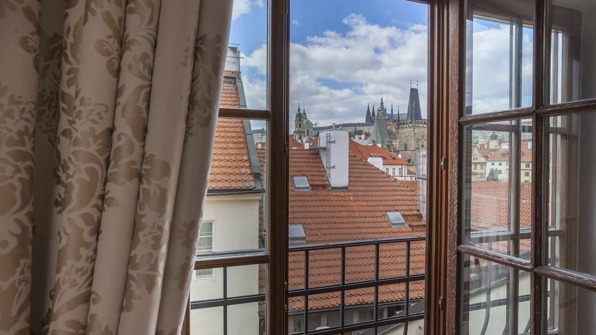Hotel At The Golden Scissors Prag Tjeckien