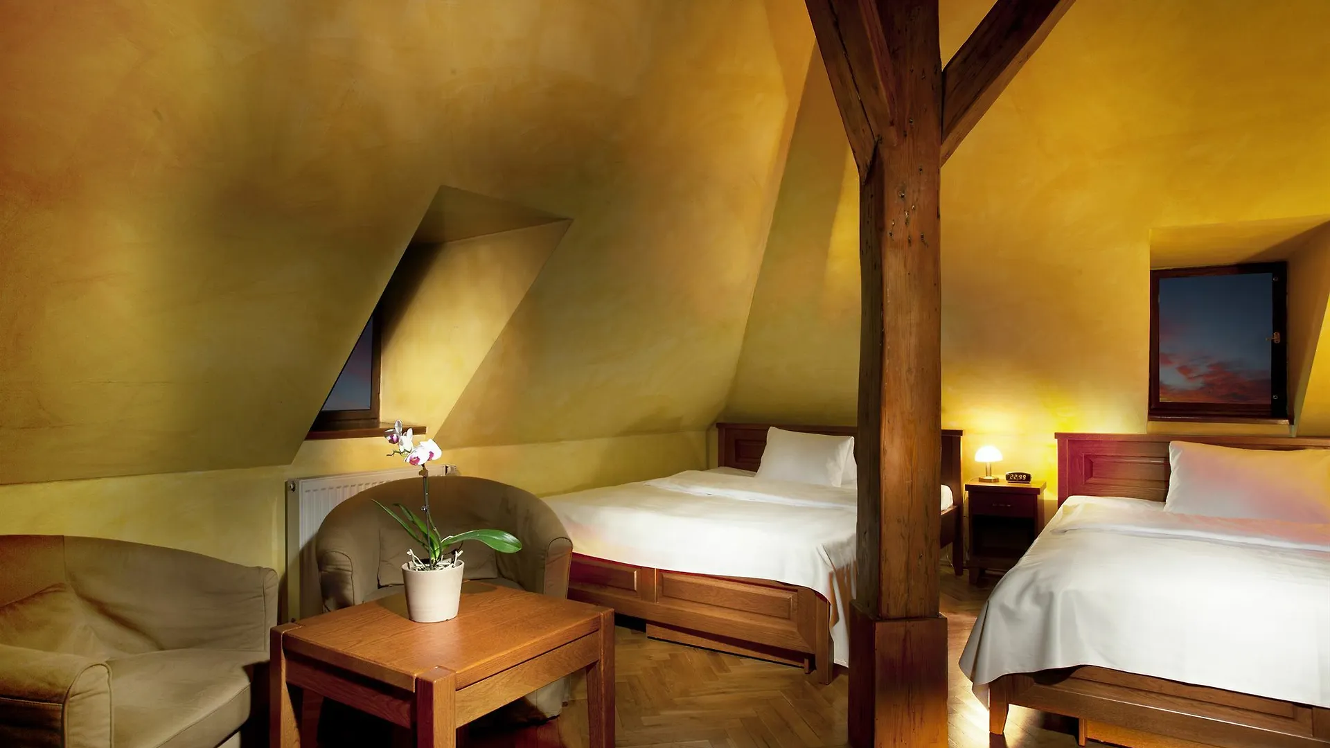 Hotel At The Golden Scissors Prag